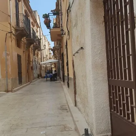 La Casa Di Alessia 펜션 마르살라